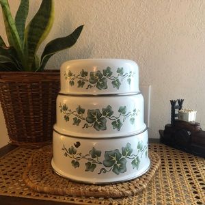 Calloway Ivy Lincoware Enamel Nesting Bowl Set Made in Indonesia